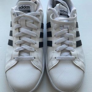Adidas grand court shoes, size 8, great condition!
